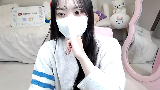 Snapshot of momo_room chatting on October 2025 12:09:02 PM momo room online show from October 2025 12:09:02 PM