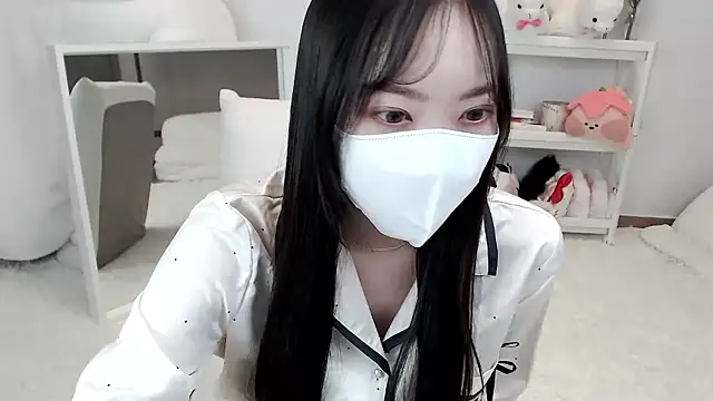 Snapshot of momo_room chatting on May 2026 11:59:02 AM momo room online show from May 2026 11:59:02 AM