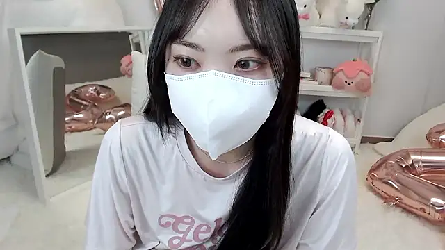 Snapshot of momo_room chatting on May 2026 11:04:02 AM momo room online show from May 2026 11:04:02 AM