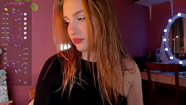 Snapshot of CarolineLovers chatting on September 2025 08:44:02 PM CarolineLovers online show from September 2025 08:44:02 PM