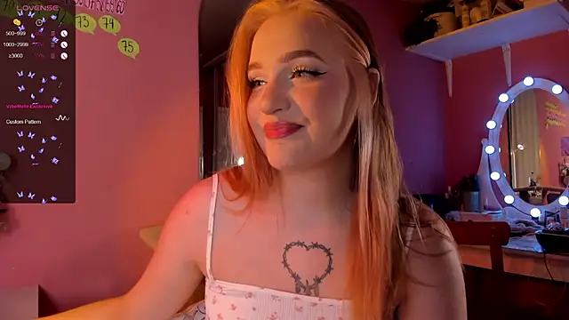 Snapshot of CarolineLovers chatting on September 2025 08:34:02 PM CarolineLovers online show from September 2025 08:34:02 PM