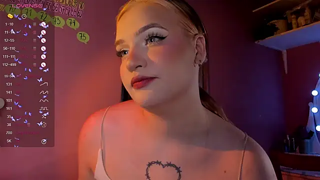 Snapshot of CarolineLovers chatting on September 2025 08:03:01 PM CarolineLovers online show from September 2025 08:03:01 PM