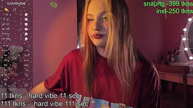 CarolineLovers online show from November 2025 09:28:01 PM