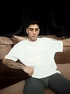 arenn1997 online show from September 2025 10:12:02 PM