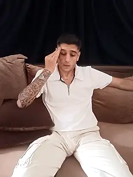 arenn1997 online show from October 2025 12:15:02 PM