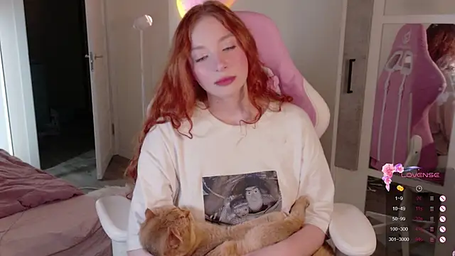 Snapshot of cinnabon_girls chatting on November 2025 11:38:01 PM cinnabon girls online show from November 2025 11:38:01 PM