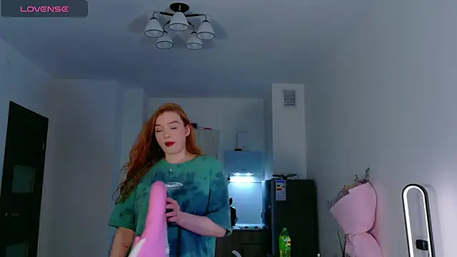 Snapshot of cinnabon_girls chatting on March 2026 05:17:01 PM cinnabon girls online show from March 2026 05:17:01 PM