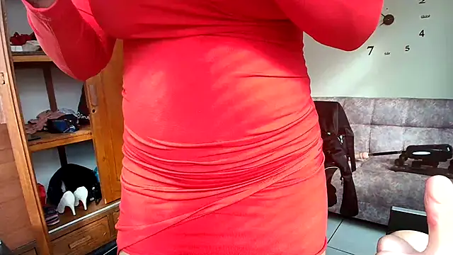 Majo Soussa online show from October 2025 12:50:01 PM