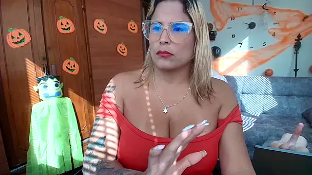 Majo Soussa online show from October 2025 12:48:02 PM