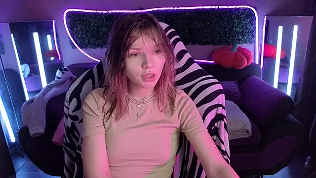 LitaBrom online show from November 2025 09:03:01 AM