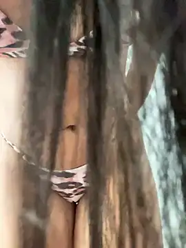 Snapshot of Pinkhotbaby chatting on February 2025 04:53:02 PM Pinkhotbaby online show from February 2025 04:53:02 PM