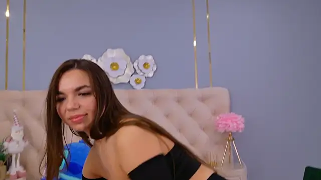 Snapshot of CamillaLarson chatting on December 2024 09:18:02 AM CamillaLarson online show from December 2024 09:18:02 AM