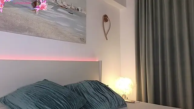 ReyaSophia online show from October 2025 09:24:01 PM