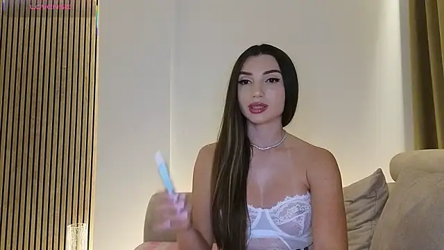 ReyaSophia online show from June 2026 08:56:02 PM