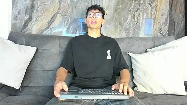 Daviid laidd online show from October 2025 08:17:02 PM