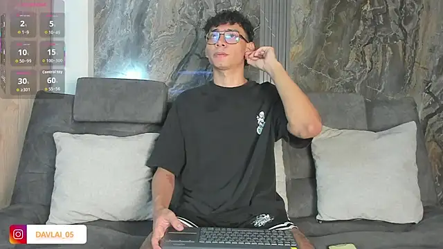 Daviid laidd online show from November 2025 10:31:01 PM