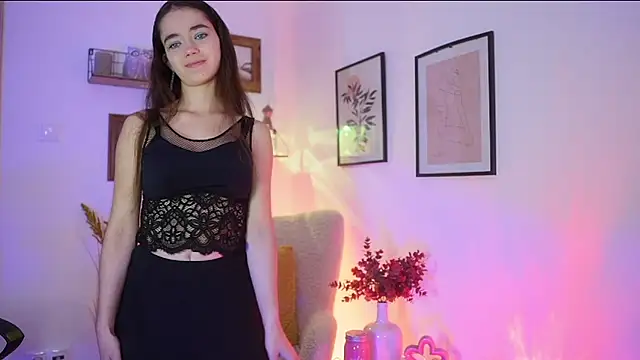 Gia Paige18 online show from October 2025 09:10:01 AM