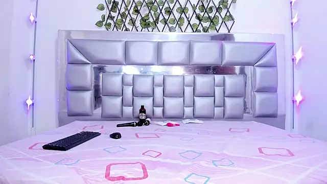 sweetebonny1 online show from February 2026 05:46:02 PM