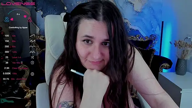 Snapshot of JuicyBeRrys chatting on December 2024 01:38:02 PM JuicyBeRrys online show from December 2024 01:38:02 PM