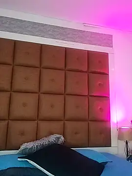 ELLA KELLY online show from October 2025 12:09:01 PM