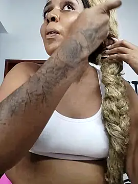 ELLA KELLY online show from December 2025 12:00:01 PM