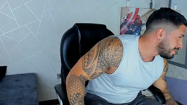 Snapshot of Cristian_Walker chatting on January 2025 11:52:02 PM Cristian Walker online show from January 2025 11:52:02 PM