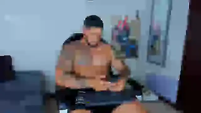 Snapshot of Cristian_Walker chatting on January 2025 08:26:02 PM Cristian Walker online show from January 2025 08:26:02 PM