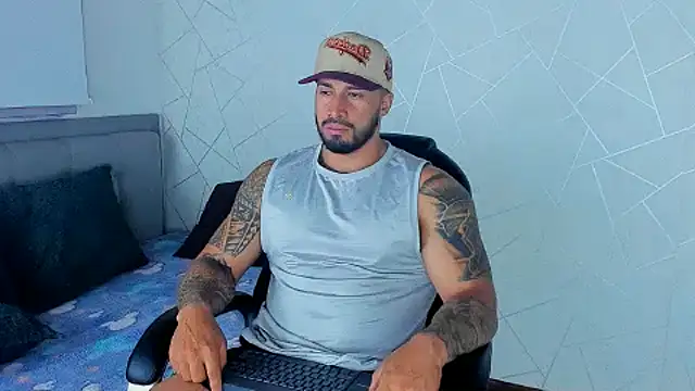 Snapshot of Cristian_Walker chatting on February 2025 11:44:02 AM Cristian Walker online show from February 2025 11:44:02 AM
