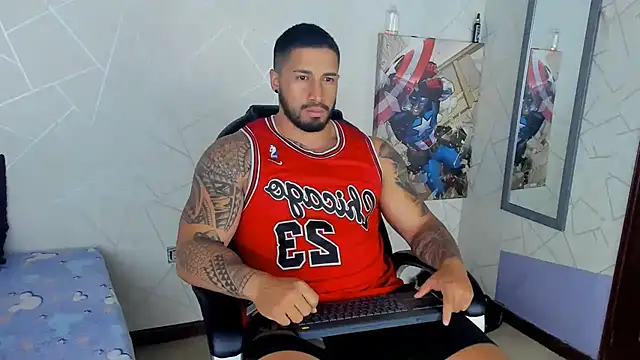 Snapshot of Cristian_Walker chatting on February 2025 12:17:02 PM Cristian Walker online show from February 2025 12:17:02 PM