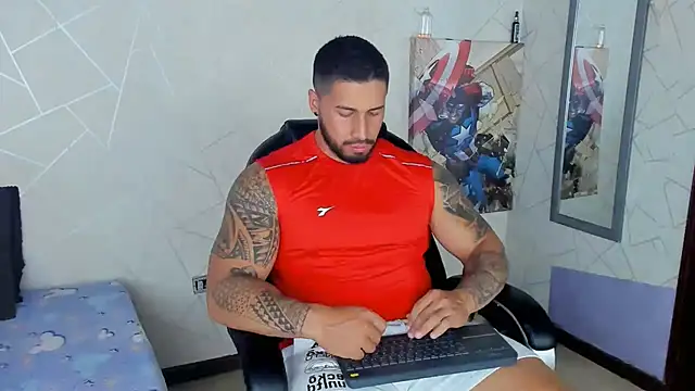 Snapshot of Cristian_Walker chatting on February 2025 08:53:01 PM Cristian Walker online show from February 2025 08:53:01 PM