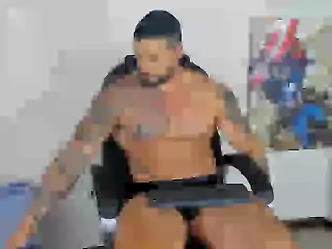 Snapshot of Cristian_Walker chatting on March 2025 12:33:02 PM Cristian Walker online show from March 2025 12:33:02 PM