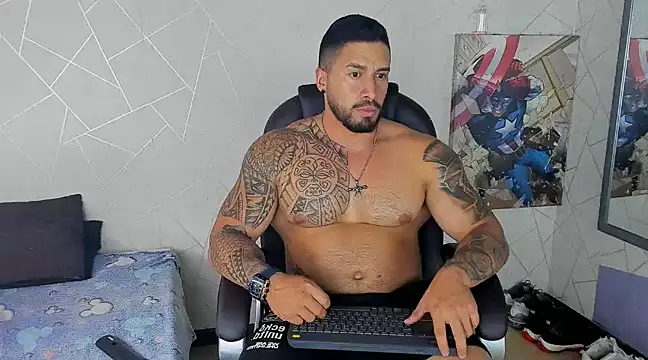 Snapshot of Cristian_Walker chatting on March 2025 08:04:01 PM Cristian Walker online show from March 2025 08:04:01 PM