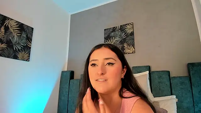 Kathia Morelli online show from May 2026 01:16:01 PM