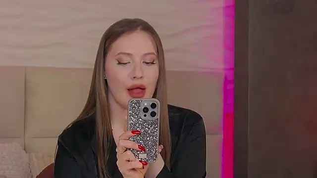 Snapshot of ChloeMarsch chatting on January 2025 08:43:01 AM ChloeMarsch online show from January 2025 08:43:01 AM