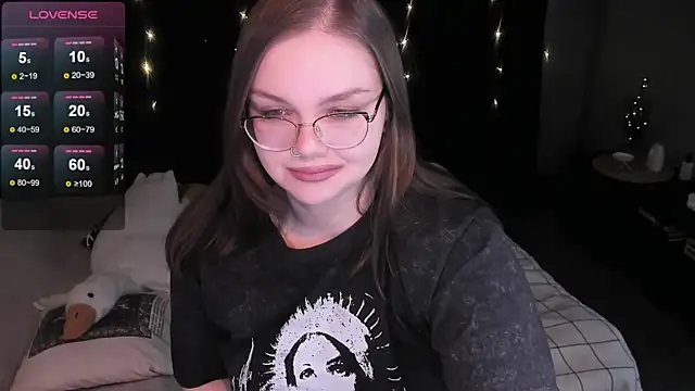 Snapshot of EvaBae chatting on December 2024 02:05:01 PM EvaBae online show from December 2024 02:05:01 PM