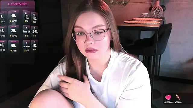 Snapshot of EvaBae chatting on January 2025 09:48:02 AM EvaBae online show from January 2025 09:48:02 AM