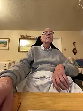 Snapshot of cutaboverest chatting on December 2025 04:12:02 PM cutaboverest online show from December 2025 04:12:02 PM