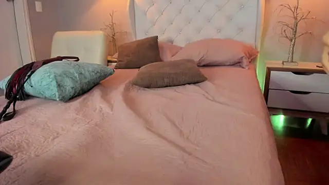 Noah King7 online show from January 2025 07:28:02 AM