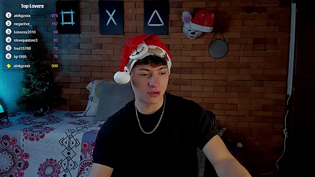 Snapshot of Ares_Dickson chatting on December 2024 12:33:01 AM Ares Dickson online show from December 2024 12:33:01 AM