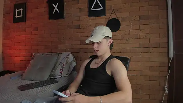 Snapshot of Ares_Dickson chatting on December 2024 12:36:01 AM Ares Dickson online show from December 2024 12:36:01 AM