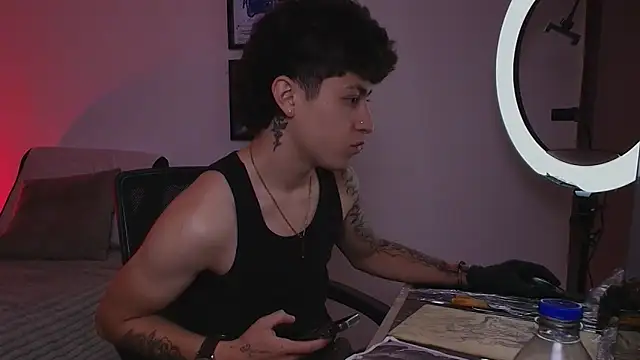 Snapshot of Ares_Dickson chatting on September 2025 06:40:02 PM Ares Dickson online show from September 2025 06:40:02 PM