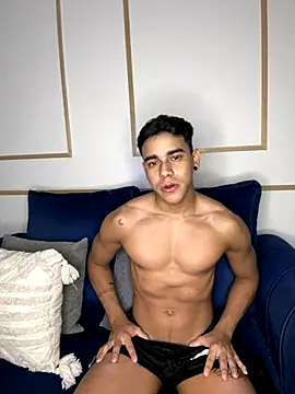 Mackenzzie 777  online show from October 2025 04:35:02 AM