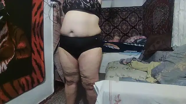 Snapshot of NataliiaRosa54 chatting on October 2025 03:15:01 AM NataliiaRosa54 online show from October 2025 03:15:01 AM