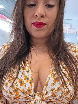 Snapshot of GatitaXD27 chatting on November 2025 09:42:02 AM GatitaXD27 online show from November 2025 09:42:02 AM