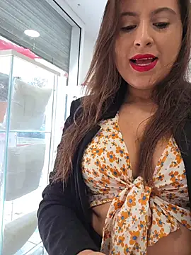 Snapshot of GatitaXD27 chatting on November 2025 09:50:02 AM GatitaXD27 online show from November 2025 09:50:02 AM