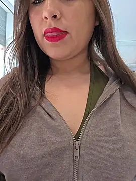 Snapshot of GatitaXD27 chatting on November 2025 10:37:02 AM GatitaXD27 online show from November 2025 10:37:02 AM