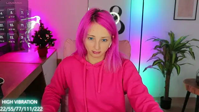 Snapshot of Selena_Lily chatting on December 2024 06:57:02 AM Selena Lily online show from December 2024 06:57:02 AM