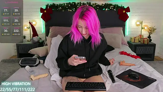 Snapshot of Selena_Lily chatting on December 2024 01:15:02 AM Selena Lily online show from December 2024 01:15:02 AM