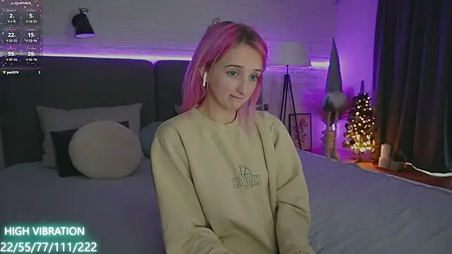 Snapshot of Selena_Lily chatting on January 2025 12:49:01 PM Selena Lily online show from January 2025 12:49:01 PM