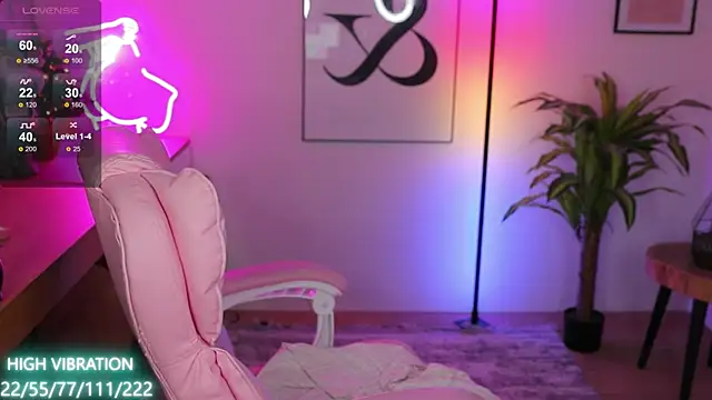 Snapshot of Selena_Lily chatting on January 2025 10:54:01 AM Selena Lily online show from January 2025 10:54:01 AM